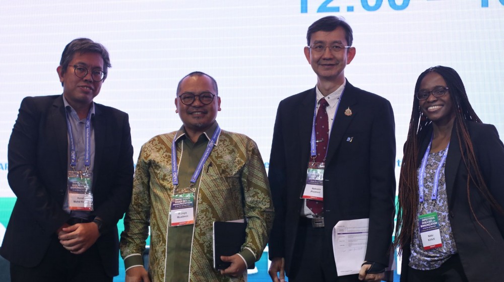 Kepala Dinas Kesehatan Kaltim, dr. Jaya Mualimin Jadi Pembicara di APIC-ADVA Summit Singapura